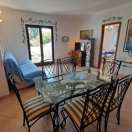 Linet 4- By Interhome